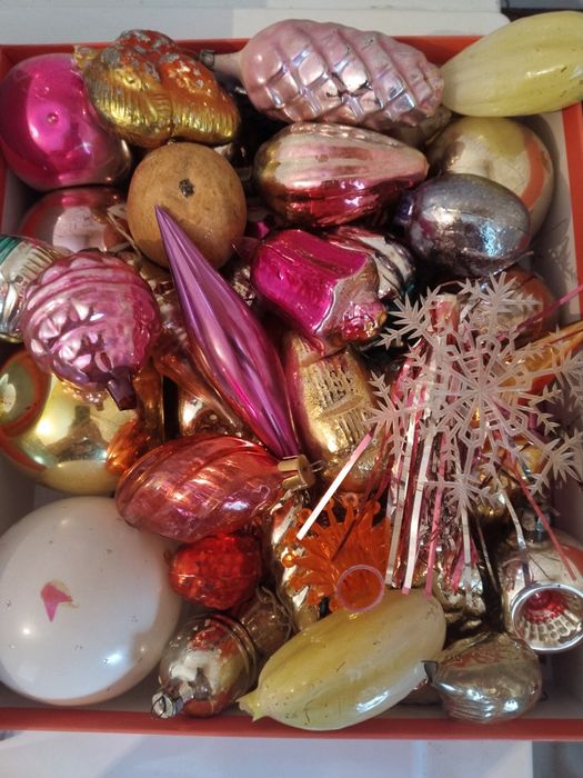 Новогодние игрушки разные