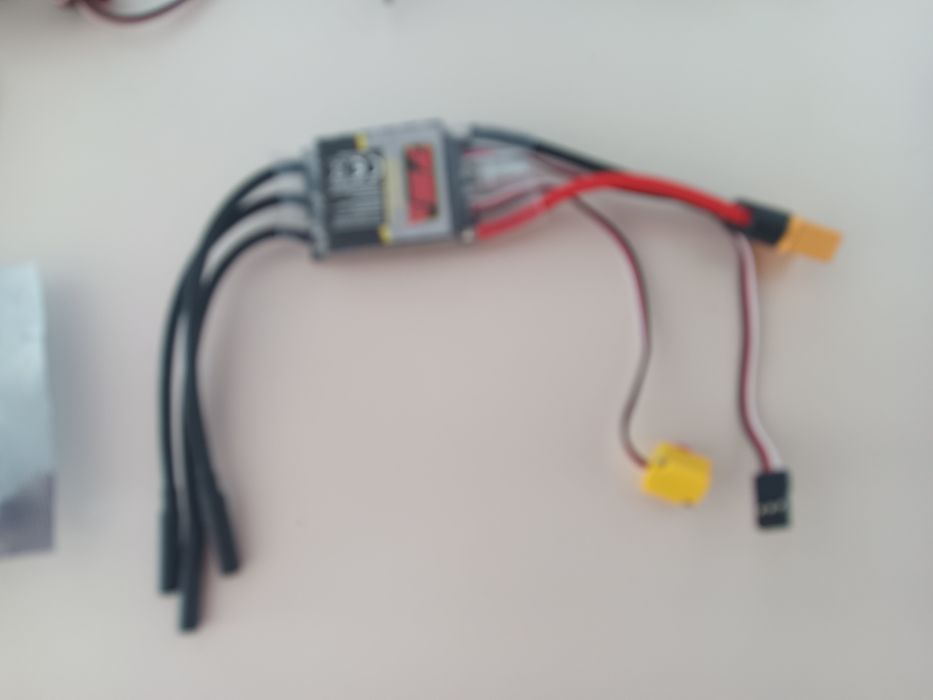 Esc 75 A  motoare BRUSHLEs