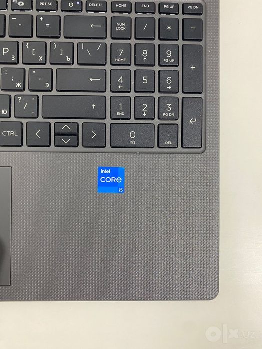 HP Laptop i5-13 8/512