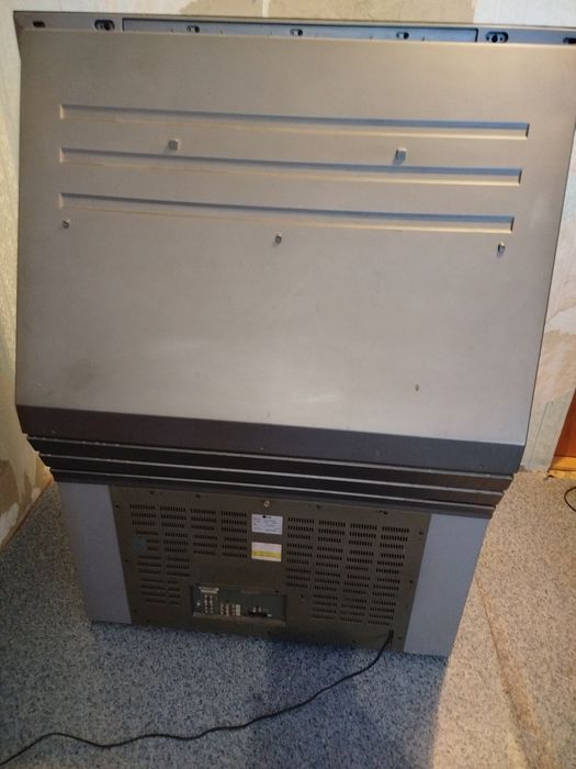 Телевизор напольный LG