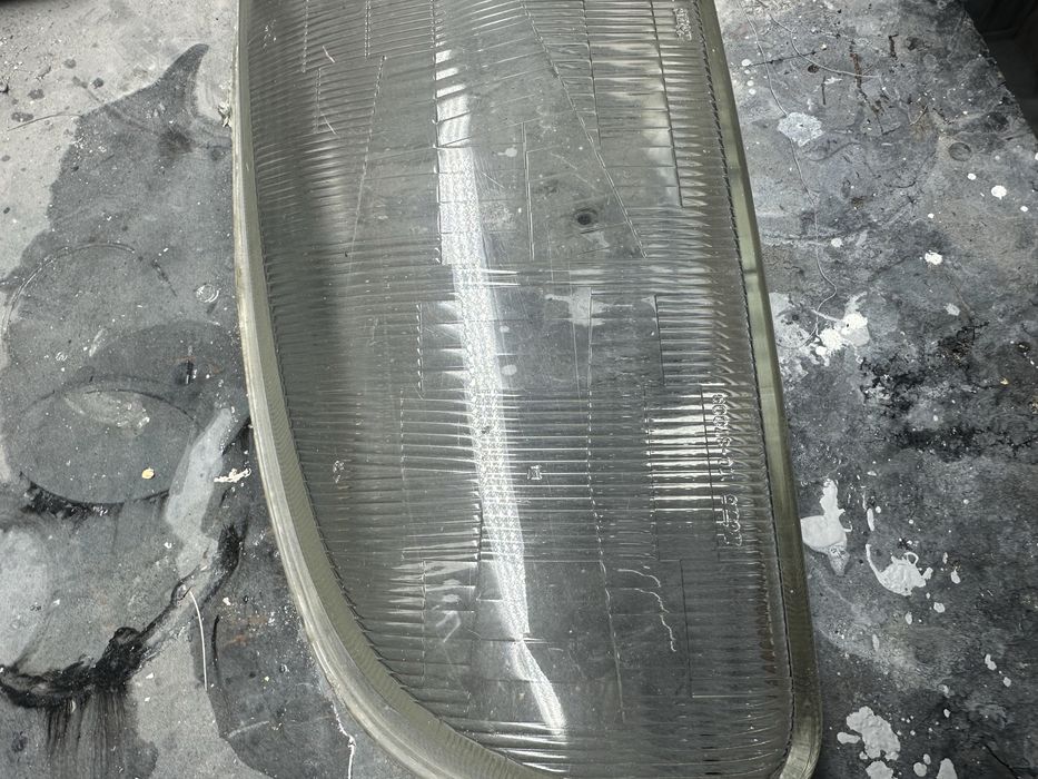 Делика фары оригинал стекло