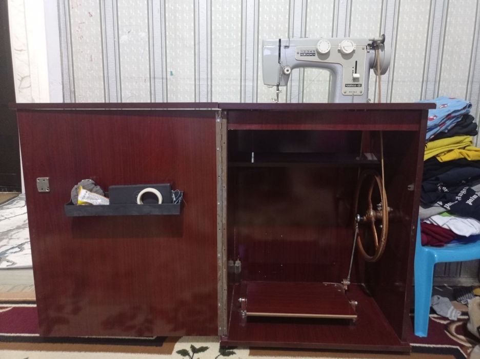 Chayka Tikuv mashinkasi sotiladi