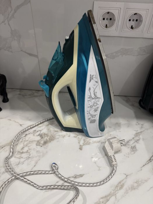 Продается утюг б/у