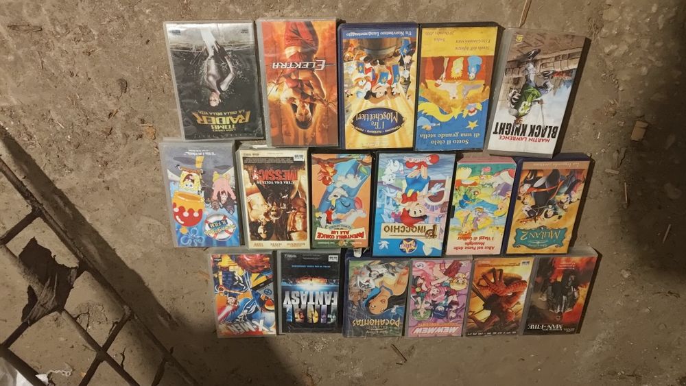 Vând casete video VHS originale