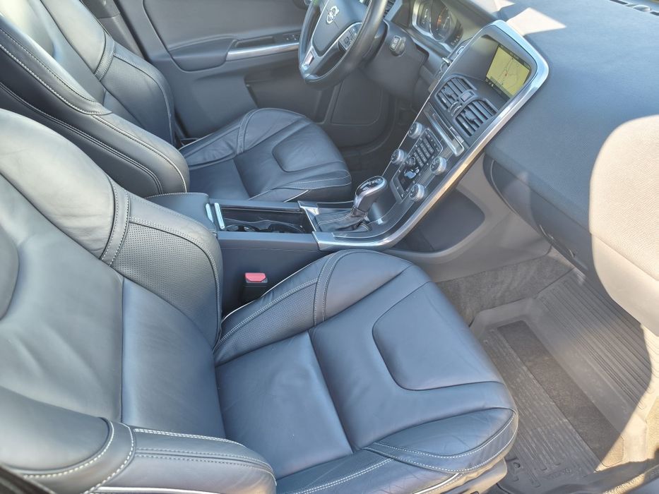 VOLVO XC 60 /AN 2016/2.4 Diesel 190 CP/CUTIE AUTOMATA /TRACȚIUNE 4* 4