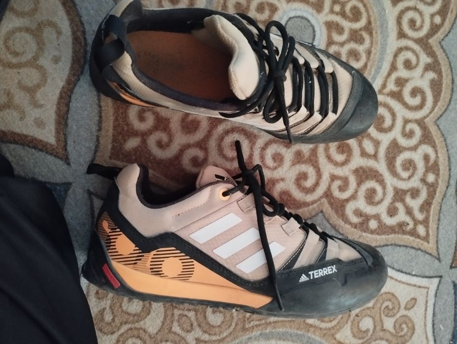 Кросовки оригинальные Адидас