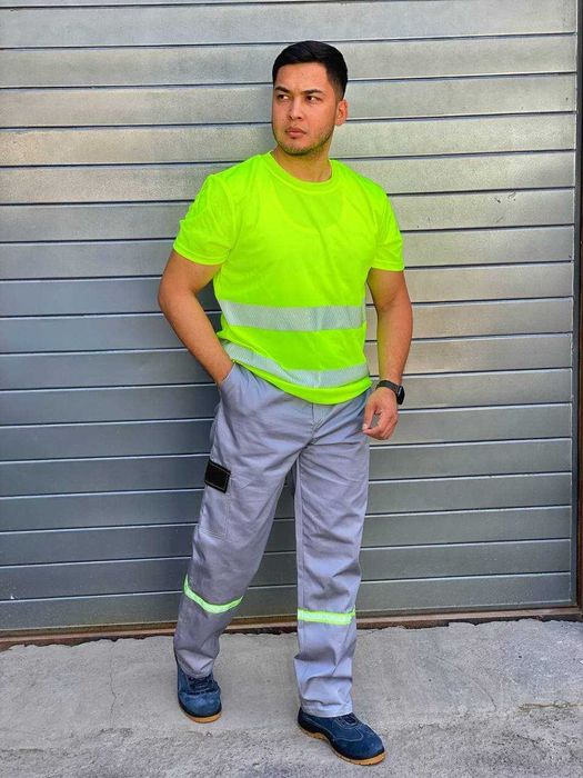 Яркая спецодежда для рабочих, строителей