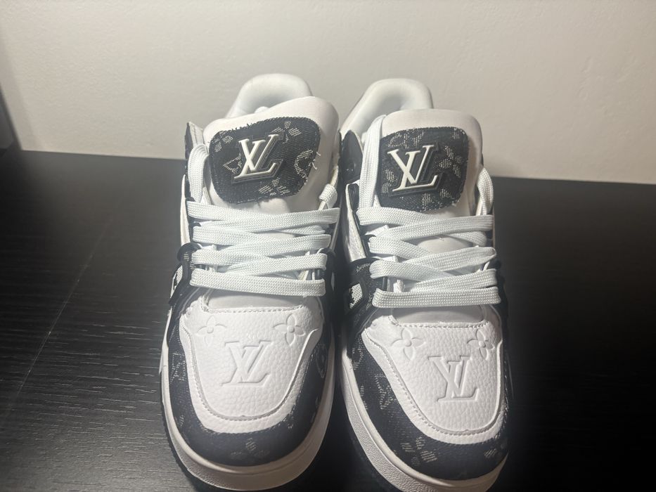 Papuci Louis Vuitton trainers