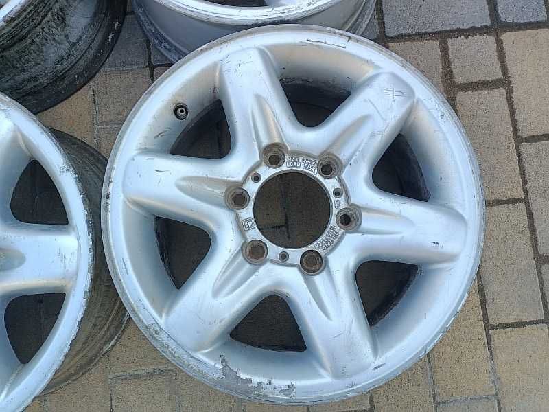 Продам оригинальные легкосплавные диски на Opel Frontera