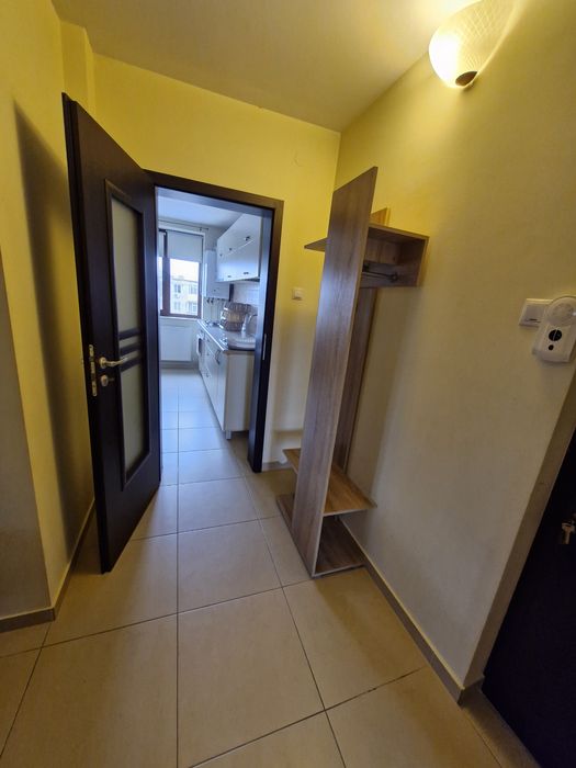 Inchiriez apartament 2 camere Bloc Turn - Colega apartament sau inchiriez la 2 persoane