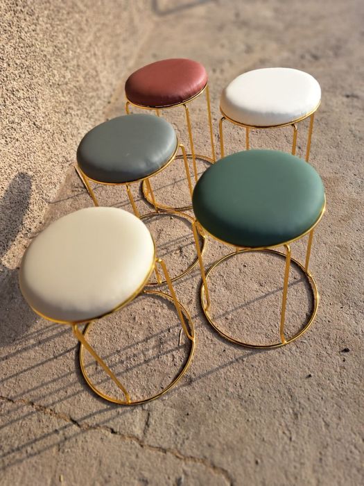 Табуретки для кухни,сада,кофейни и т.п.