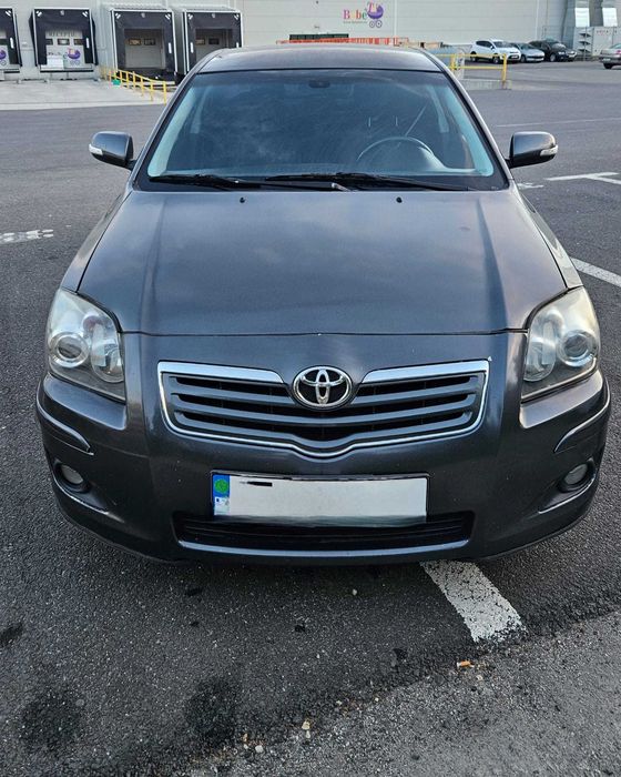TOYOTA Avensis