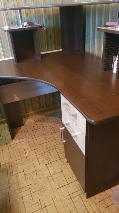 Стол компьюторный