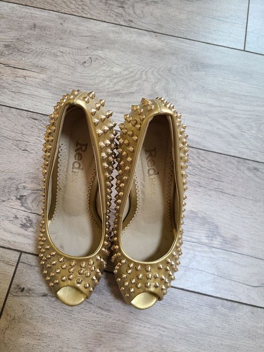 Продам обувь 35 размера