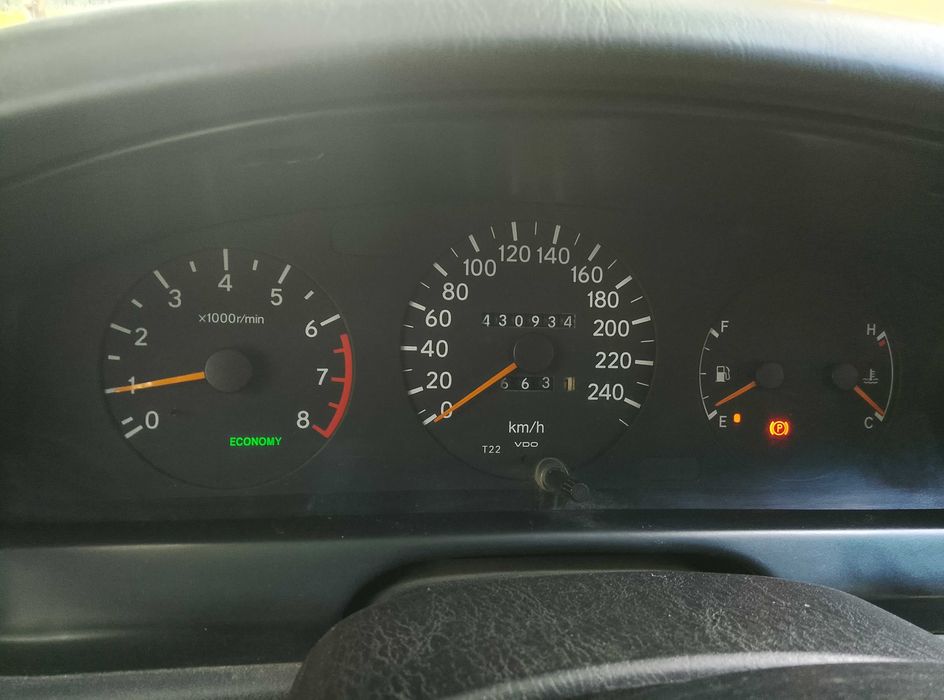 Toyota carina E 1996 г.