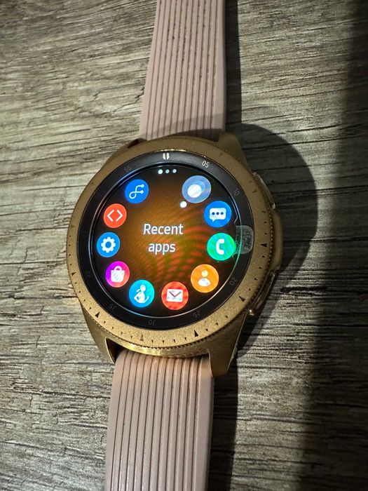 Смарт часовник Samsung Galaxy R810 42 mm Rose Gold