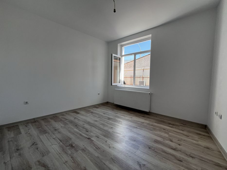 Casa caramida 3dormitoare-Zona Centrala