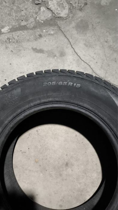 Продам шины  205/65/15