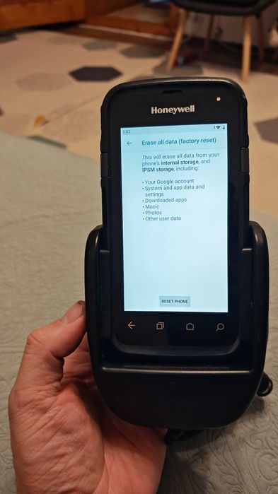 Terminal scaner  Honeywell Dolphin CT60 suport si incarcator auto  varianta fara sim doar wi-fi