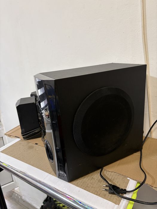 Suboofer Akai 5.1