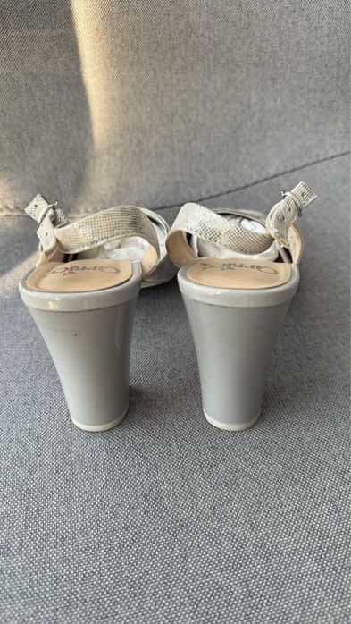 Дамски обувки, сандали Caprice 38,5