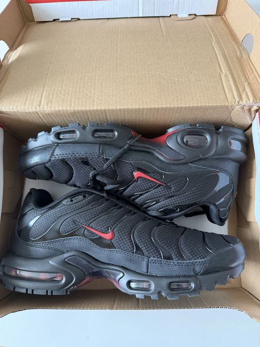 Nike Air Max Plus ‘Black University Red’