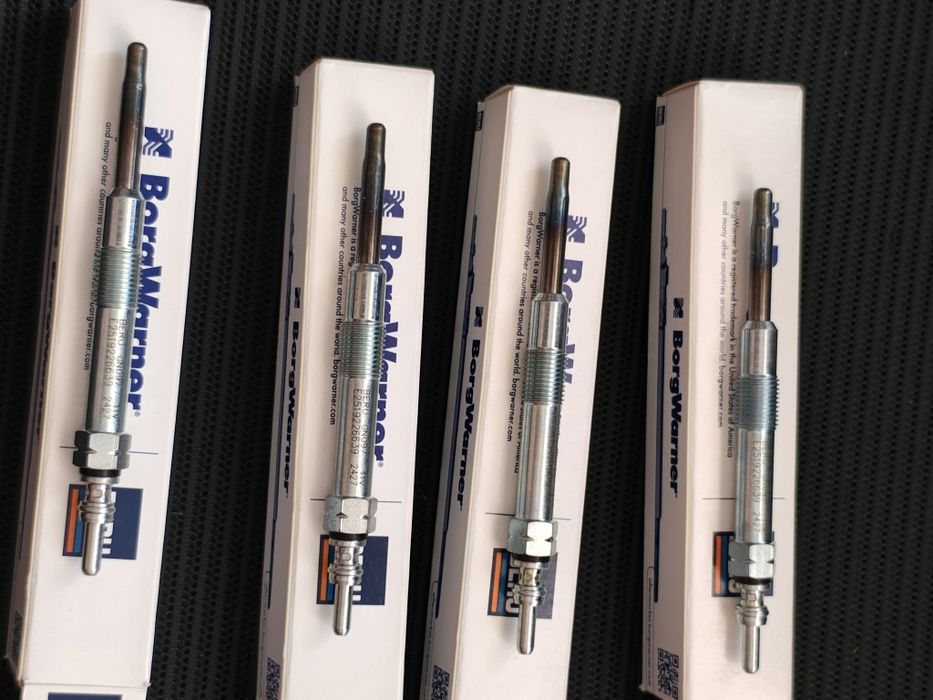 Vând bujii incandescente