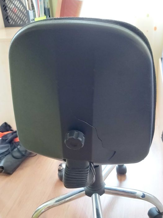 продавам стол Prestige от серията CARMEN-удобен,функционален,въртящ се