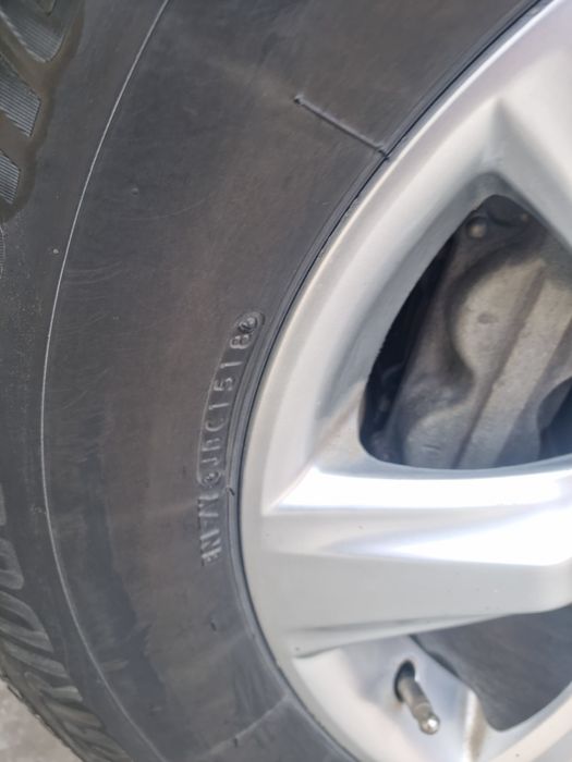 Продам комплект зимних шин