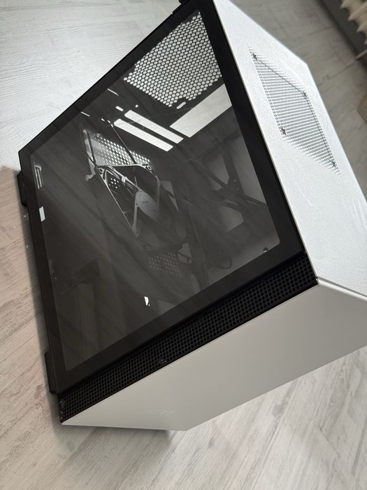 NZXT H210 carcasa alba de calculator albă cu fereastră de sticlă