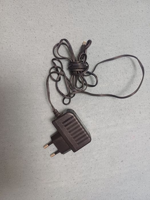 Incarcator Sony 12v 0,2A in stare buna
Este testat