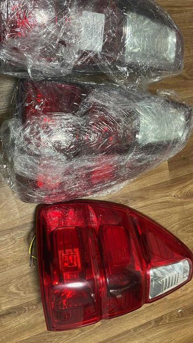 Фары задние оригинал