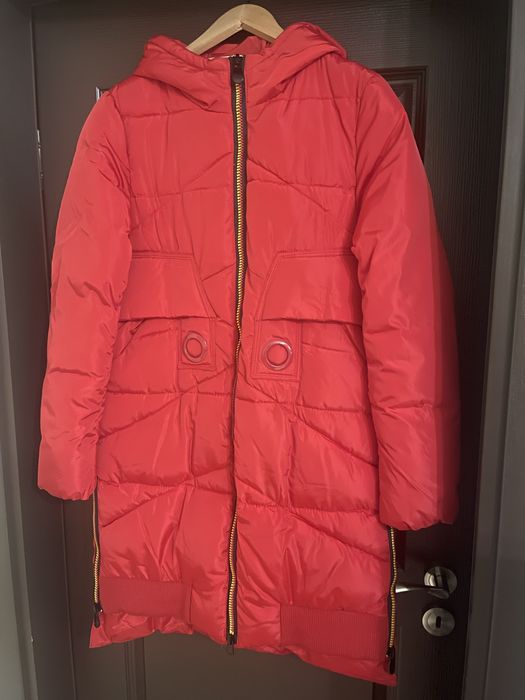 Ярко Червено дълго яке