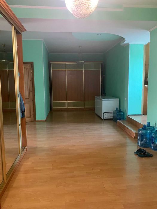 №Д0134.Продается отличный двухуровневый дом в соц. городе.