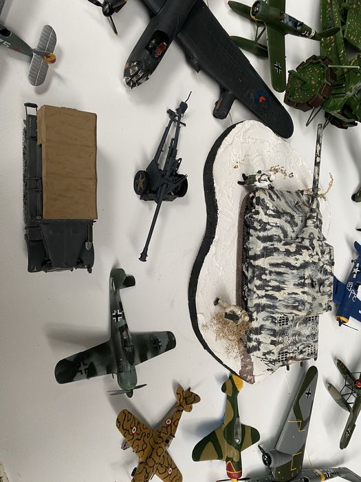 Machete plastic avioane tancuri hobby