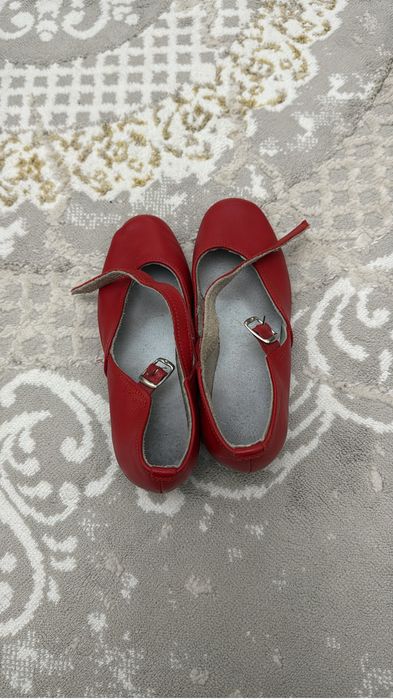 Продам туфли для танцев размер 31-32, кожанные, заказывали в россии