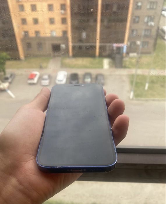 Iphone 12 mini в хорошем состоянии