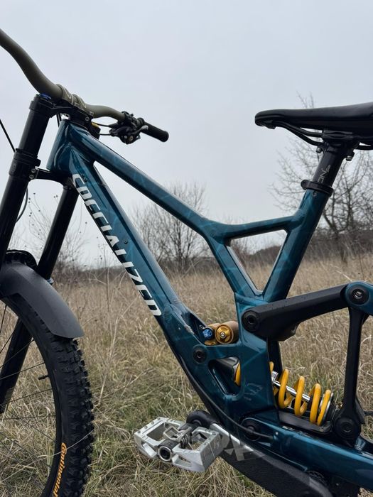 Продавам рамка Specialized Demo Race