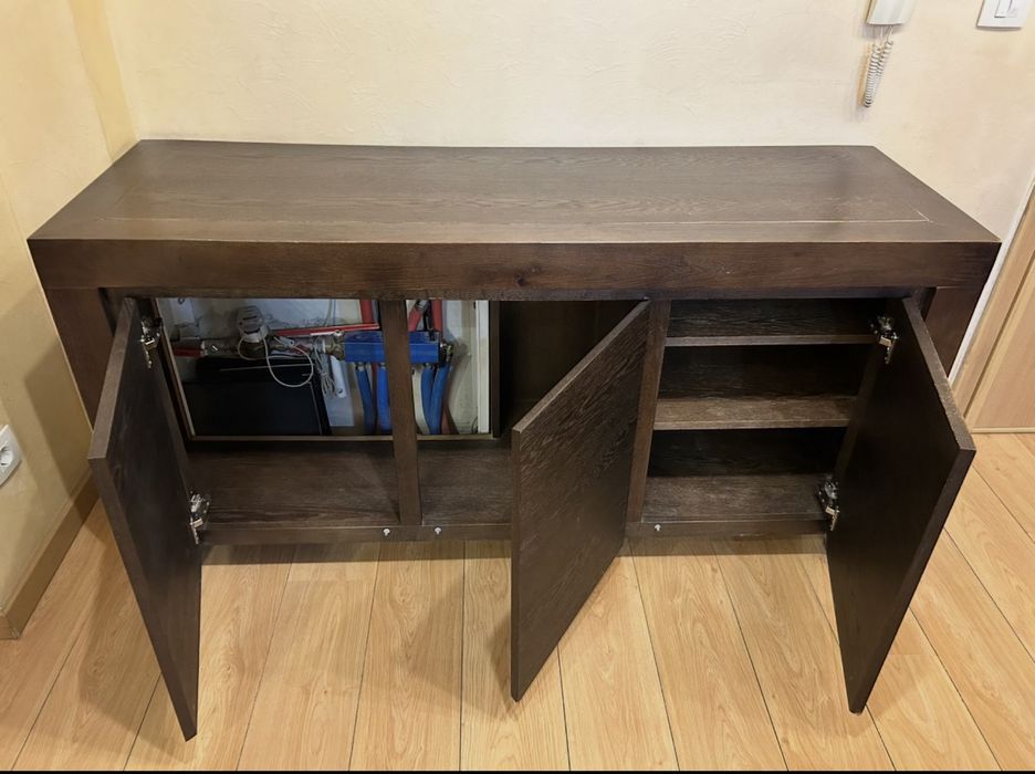 Масивен шкаф с отвори за инсталации - дъб