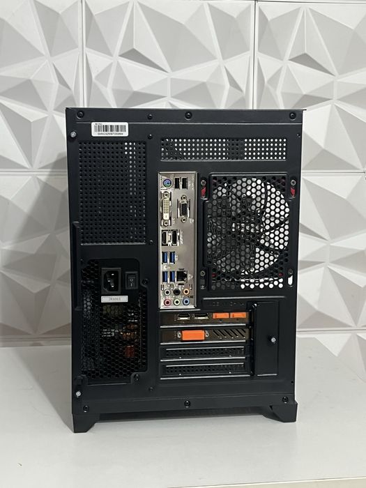 Геймърски Компютър i5 7400 RX 580 8GB 16GB RAM WINDOWS 11 PRO 256GB SSD