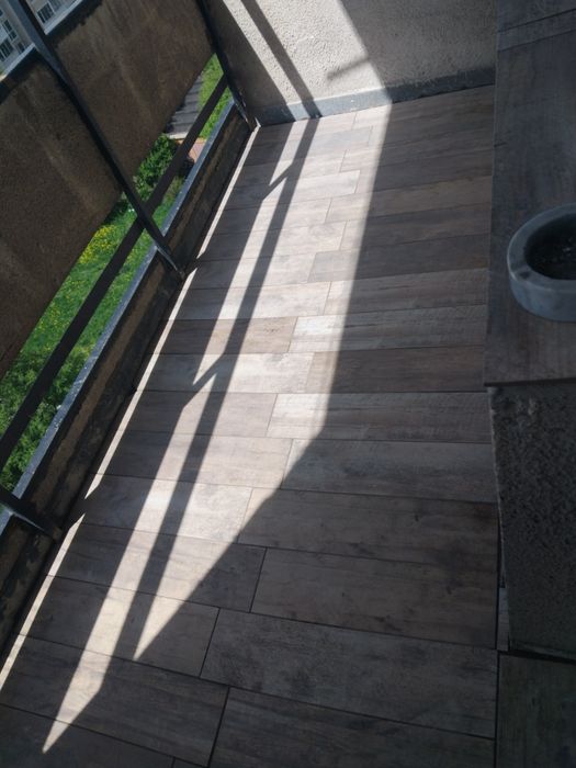 Майстор вътрешни ремонти- плочки, шпакловка, боядисване.