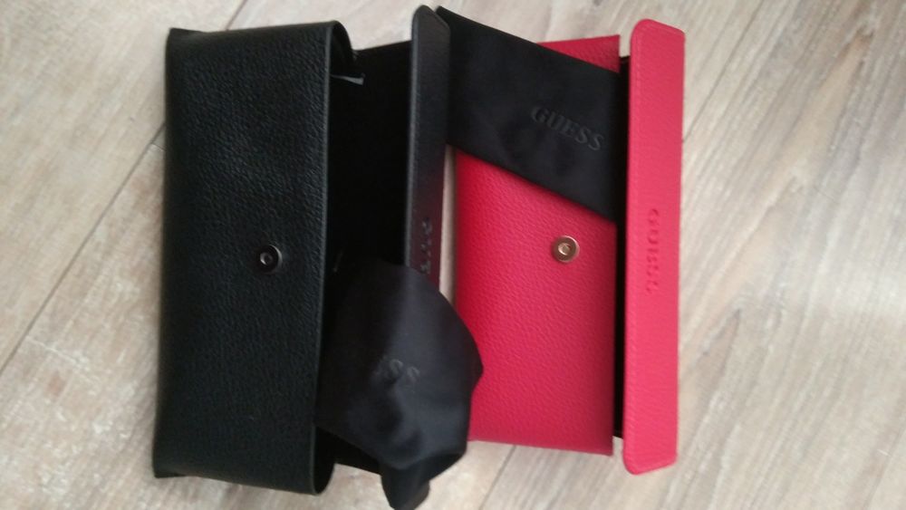 Калъф за слънчеви очила GUESS оригинал