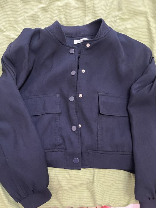 Город: Астана Бомбер размер XL отличного качества, стильный и удобный,