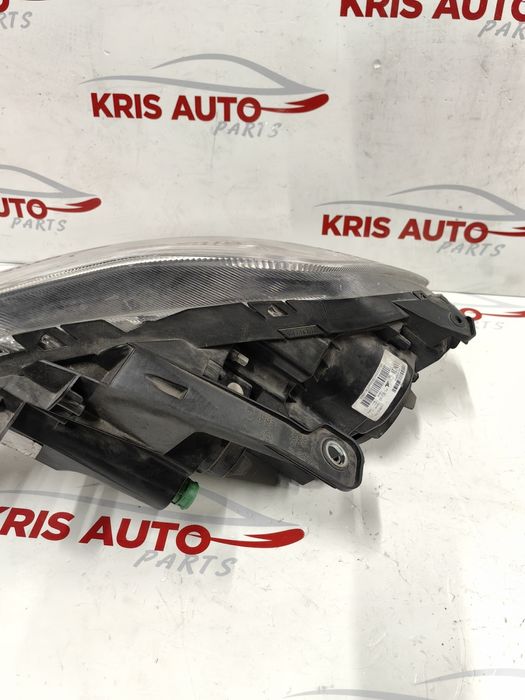 Десен фар за Lancia Delta / Ланчия Делта 2009г