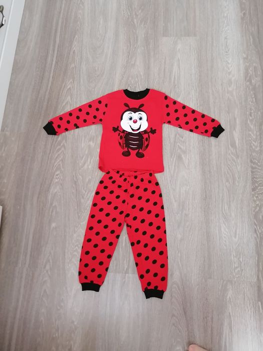 Продам костюмчик