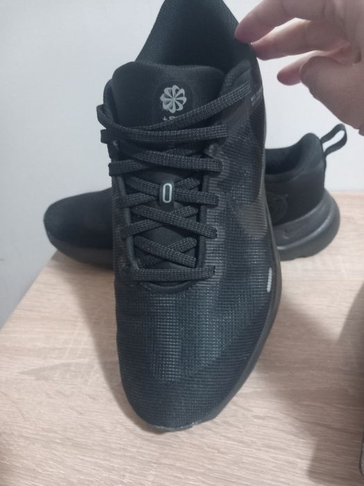 Маратонки nike 39номер