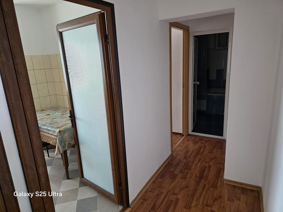 Apartament cu 3 camere de inchiriat