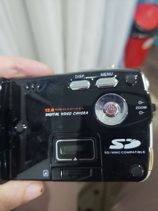 Продаю видеокамеру