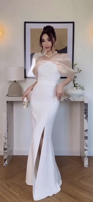Белое вечернее платье