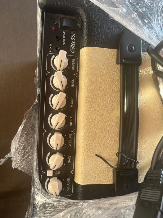 СРОЧНО усилитель для электрогитары